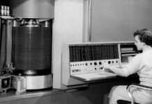ฮาร์ดดิสต์ไดรฟ์ตัวแรกของโลกในปี 1956 ที่มีความจุสูงสุดถึง 5MB!