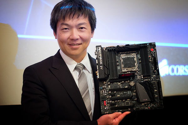 Jackie-Hsu-ASUS-Corporate-Vice-President-and-General-Manager-of-Worldwide-Sales-with-ROG-RAMPAGE-IV-BLACK-EDITION